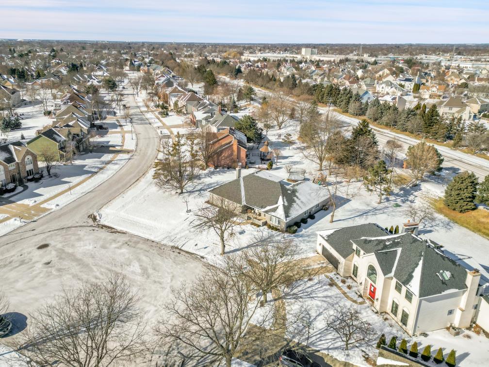 3700 Monarch Circle Naperville, IL 60564 - Photo 46 of 48