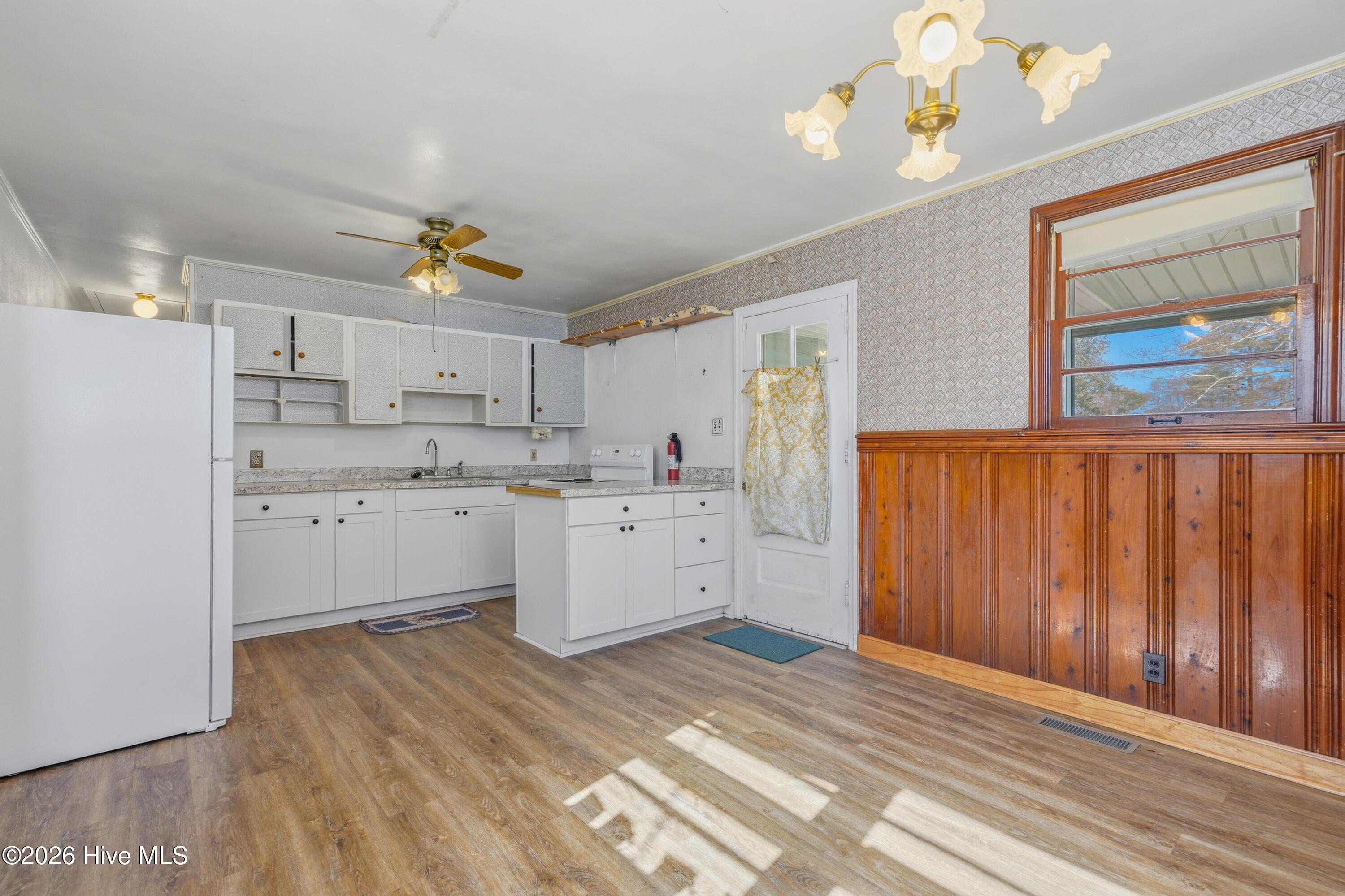 127 Bryan Place Jacksonville, NC 28540 - Photo 5 of 26 127 Bryan _ 1