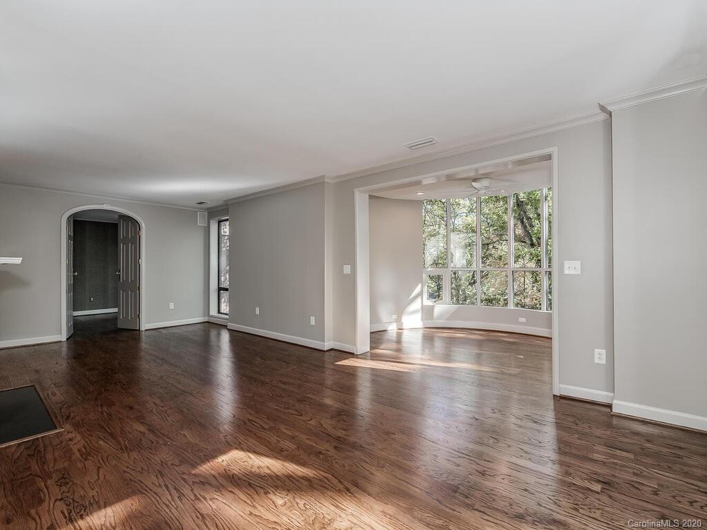 946 Cherokee Road Charlotte, NC 28207 - Photo 12 of 26 Gallery Image 12