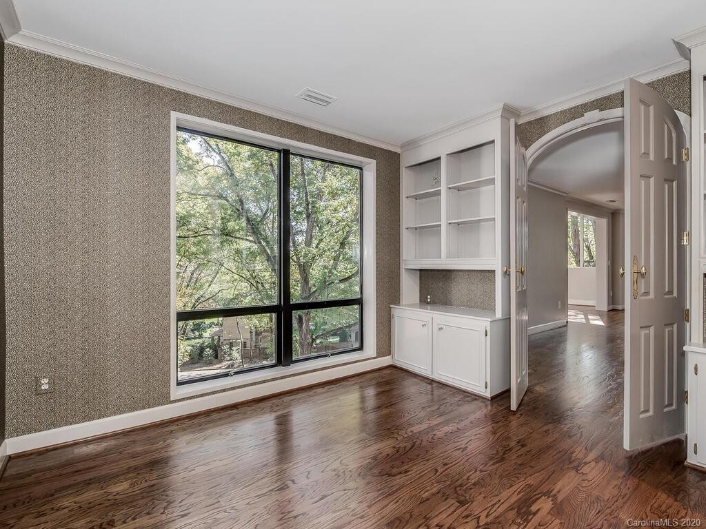 946 Cherokee Road Charlotte, NC 28207 - Photo 13 of 26 Gallery Image 13
