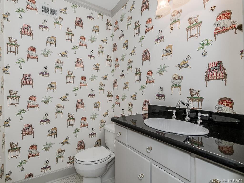 946 Cherokee Road Charlotte, NC 28207 - Photo 15 of 26 Gallery Image 15
