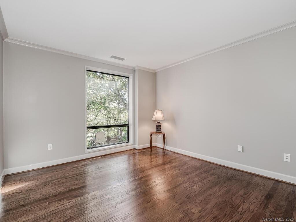 946 Cherokee Road Charlotte, NC 28207 - Photo 18 of 26 Gallery Image 18