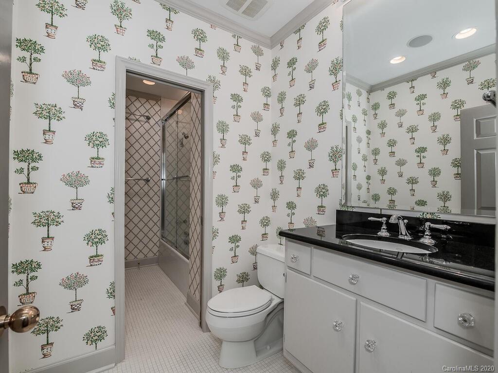 946 Cherokee Road Charlotte, NC 28207 - Photo 19 of 26 Gallery Image 19