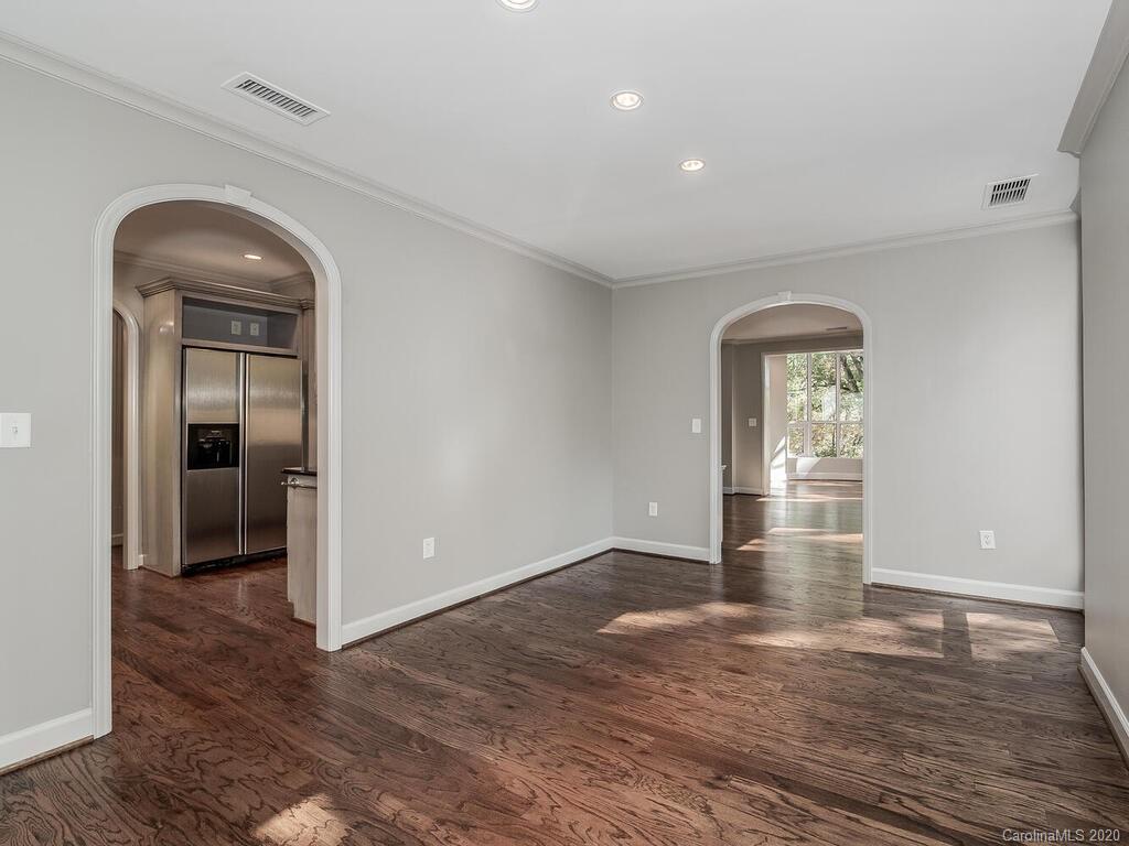 946 Cherokee Road Charlotte, NC 28207 - Photo 7 of 26 Gallery Image 7