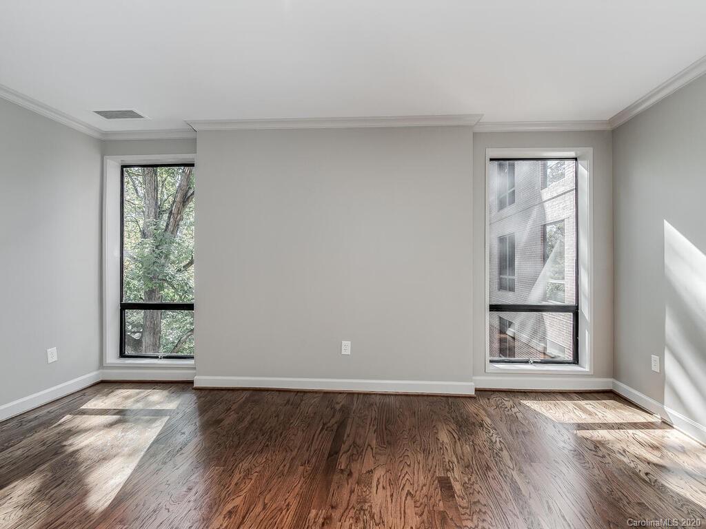 946 Cherokee Road Charlotte, NC 28207 - Photo 8 of 26 Gallery Image 8