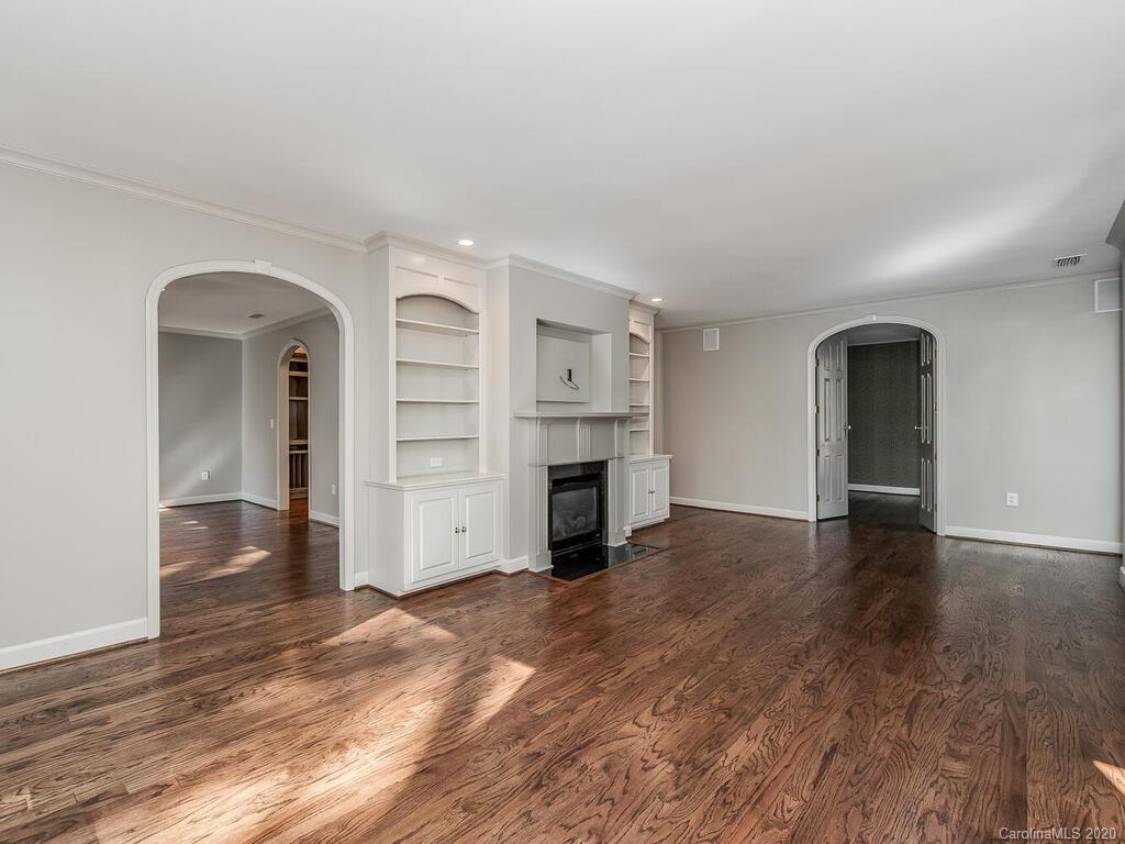 946 Cherokee Road Charlotte, NC 28207 - Photo 9 of 26 Gallery Image 9