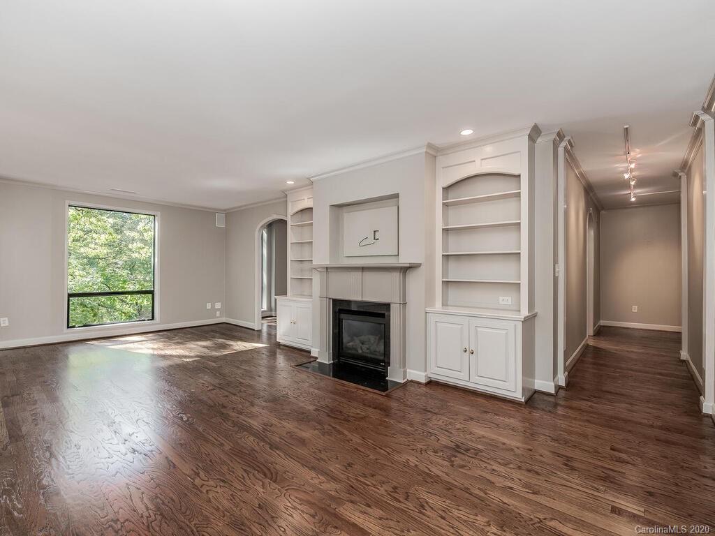 946 Cherokee Road Charlotte, NC 28207 - Photo 10 of 26 Gallery Image 10