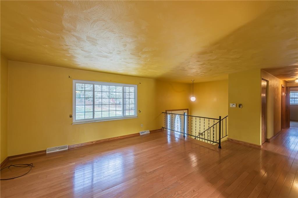 302 Community Park Road Vandergrift, PA 15690 - Photo 5 of 25 Gallery Image 5