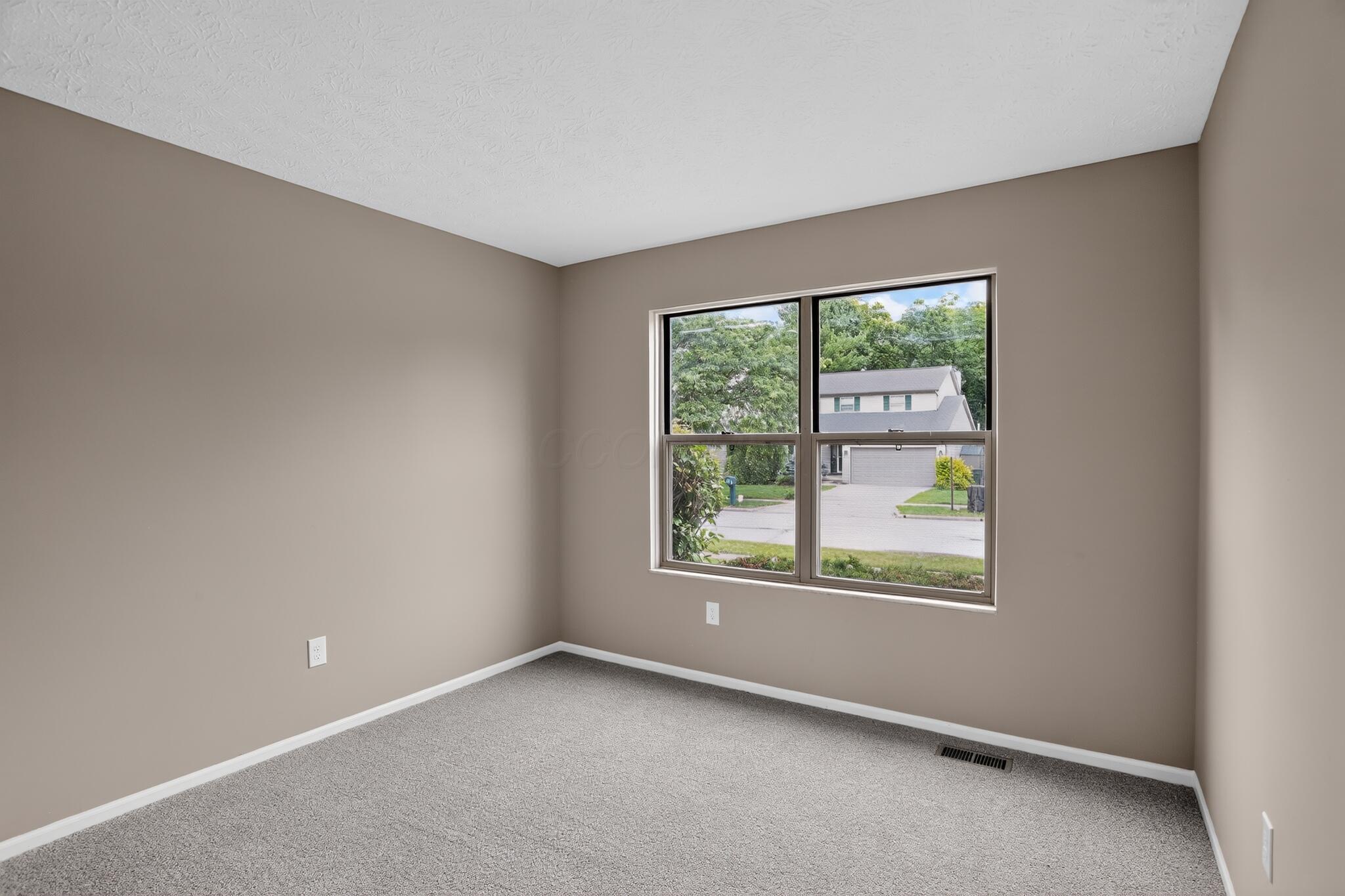 2893 Barrows Road Columbus, OH 43232 - Photo 13 of 23