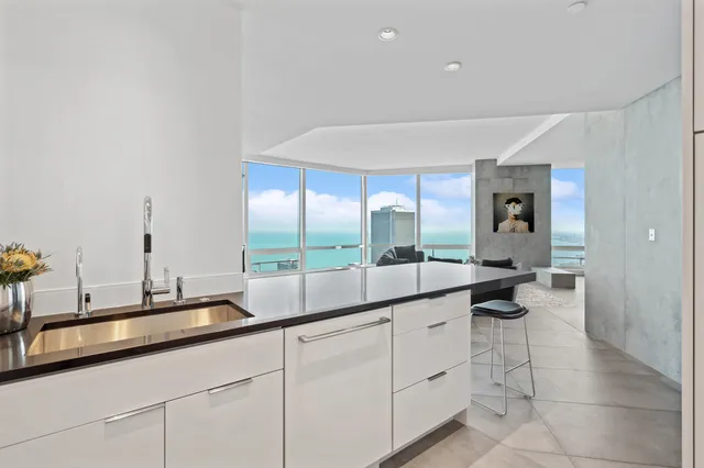 $1,900,000 | 401 North Wabash Avenue, Unit 84F, Chicago, IL 60611