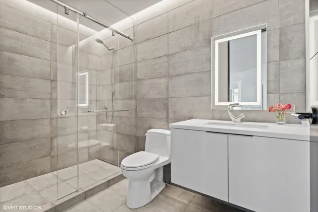 $1,900,000 | 401 North Wabash Avenue, Unit 84F, Chicago, IL 60611