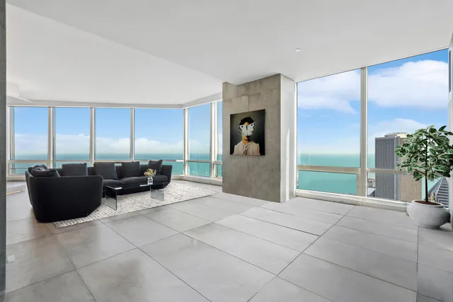 $1,900,000 | 401 North Wabash Avenue, Unit 84F, Chicago, IL 60611