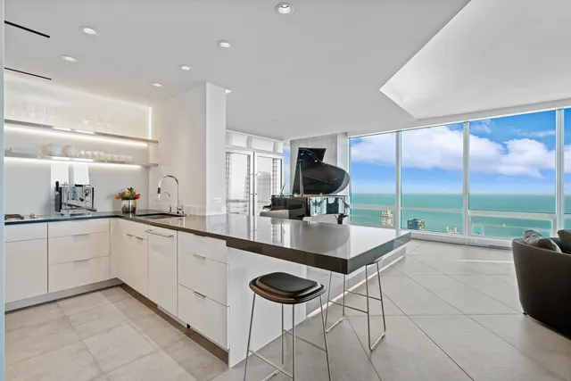 $1,900,000 | 401 North Wabash Avenue, Unit 84F, Chicago, IL 60611