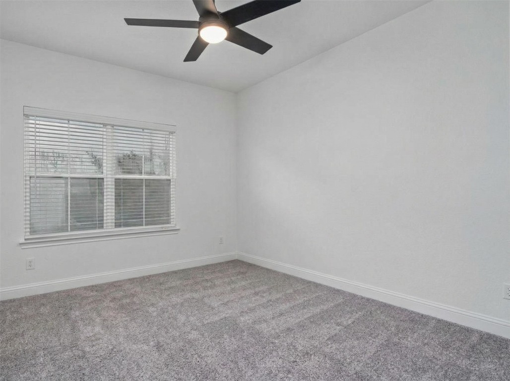 810 South Colbert Street Dayton, TX 77535 - Photo 4 of 7