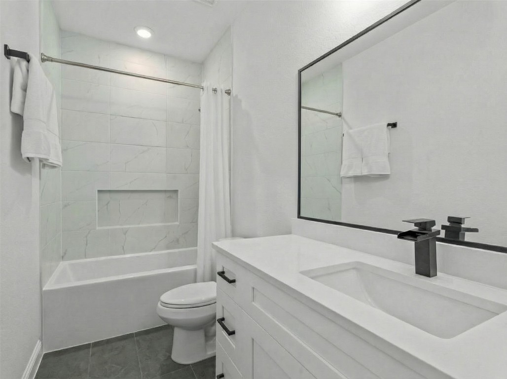 810 South Colbert Street Dayton, TX 77535 - Photo 6 of 7