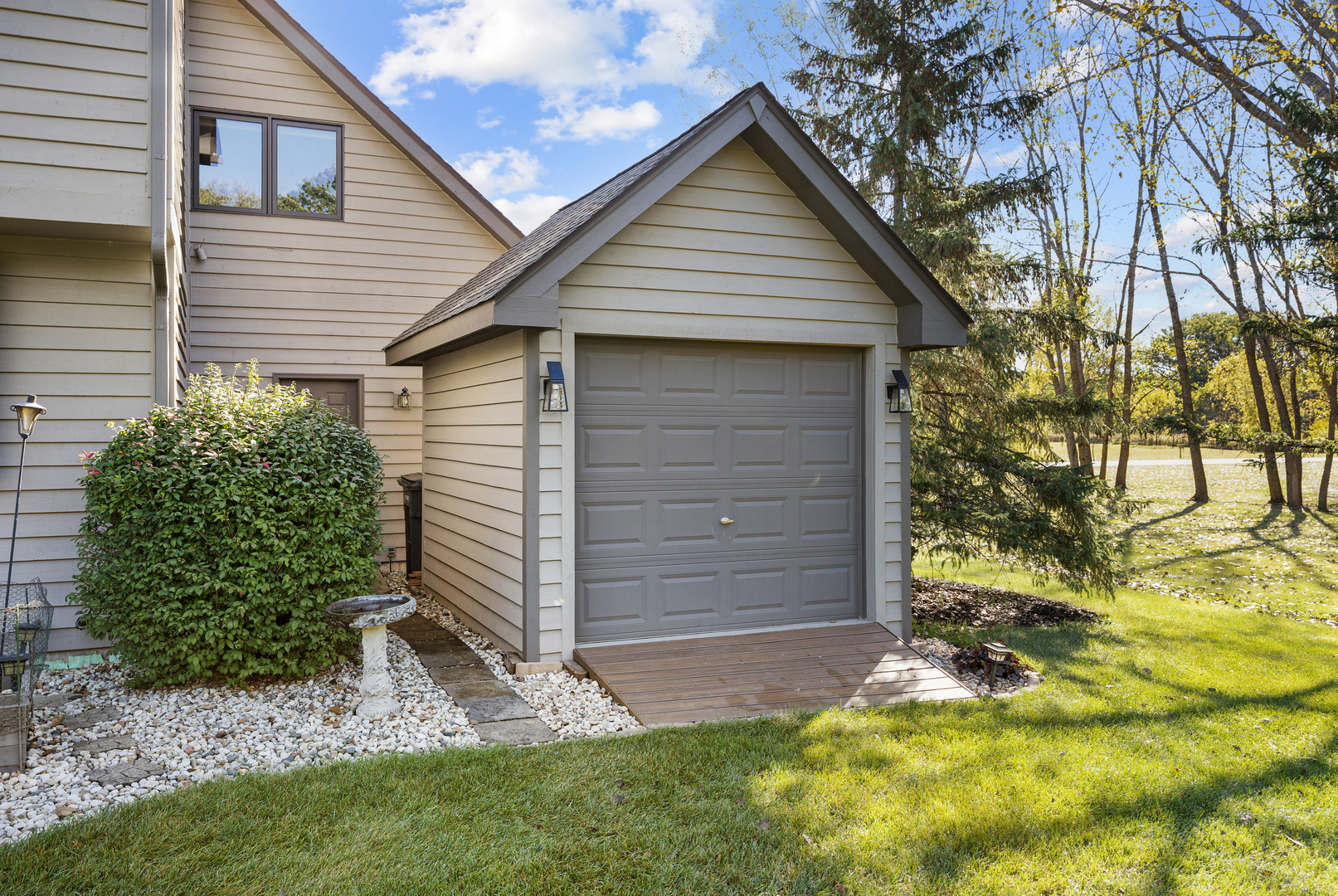 10317 Ridge Lane Huntley, IL 60142 - Photo 42 of 42 a view of house with backyard and garden