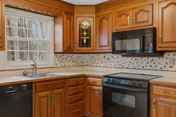 $699,900 | 6 Alden Avenue, North Hampton, NH 03862