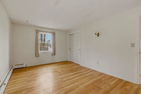 $699,900 | 6 Alden Avenue, North Hampton, NH 03862