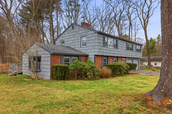 $699,900 | 6 Alden Avenue, North Hampton, NH 03862