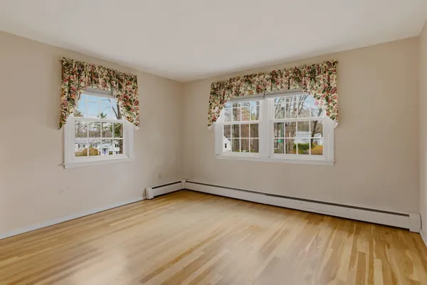 $699,900 | 6 Alden Avenue, North Hampton, NH 03862