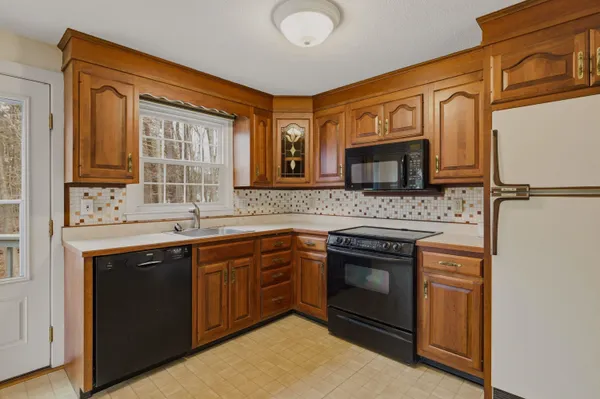 $699,900 | 6 Alden Avenue, North Hampton, NH 03862