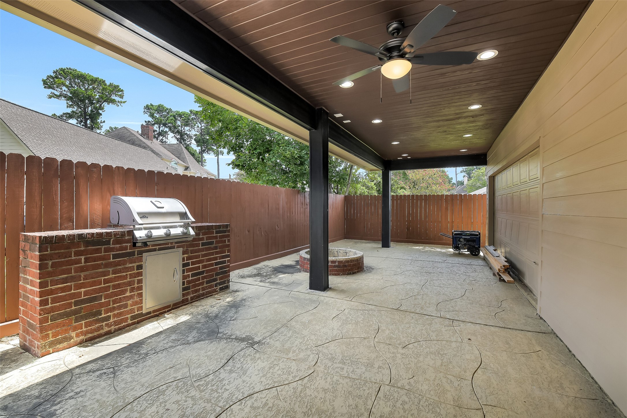 18414 Bull Pine Drive Spring, TX 77379 - Photo 40 of 43 a view of a garage