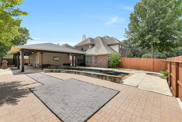 a house view with a outdoor space