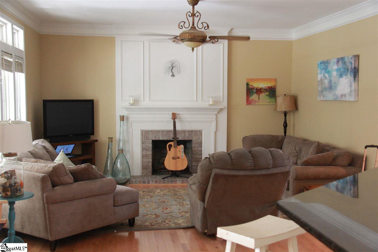 228 Roper Meadow Drive Simpsonville, SC 29681 - Photo 5 of 31 Gallery Image 5