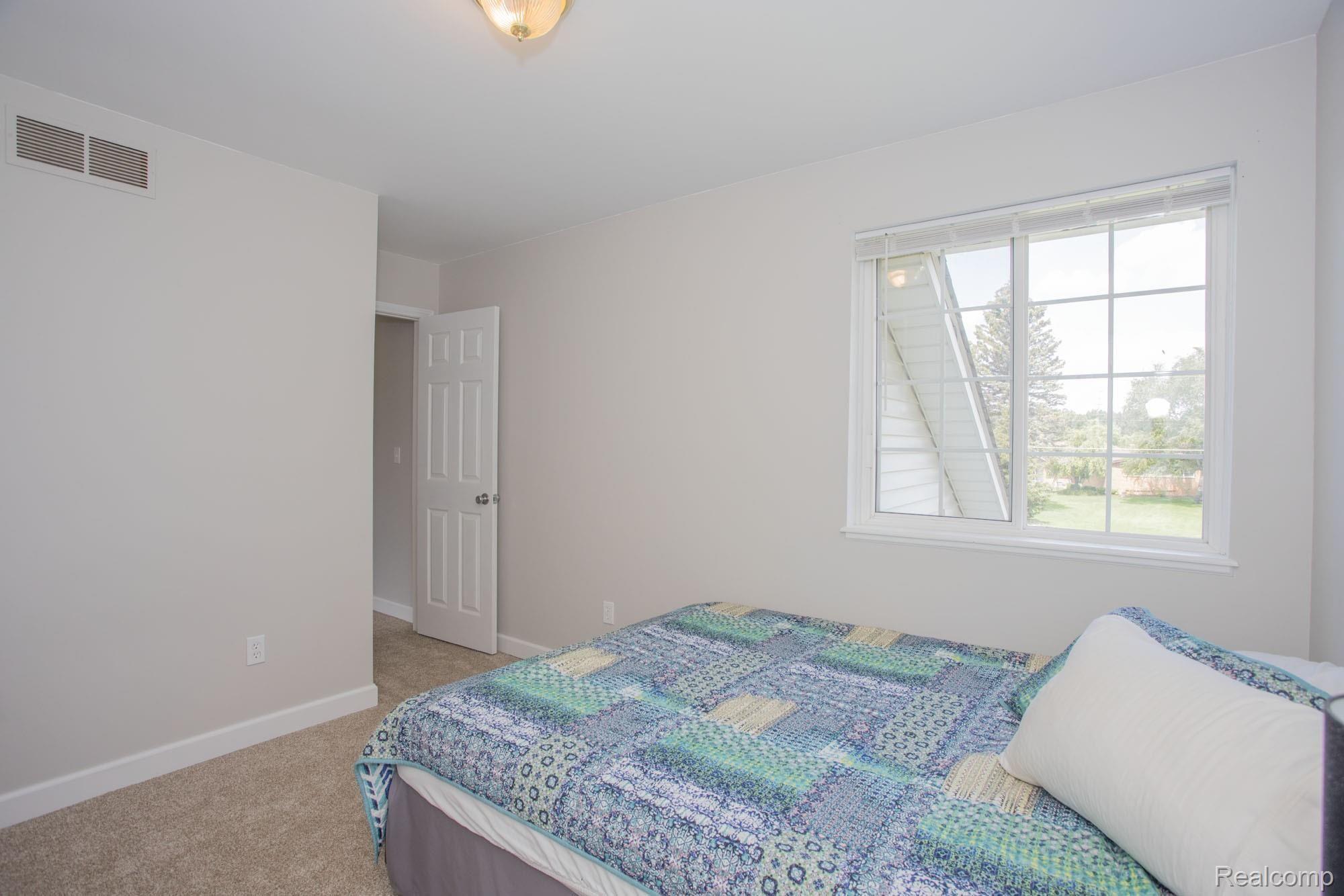 2409 Grove Park Road Fenton, MI 48430 - Photo 31 of 54 2409-grove-park-00041.jpg