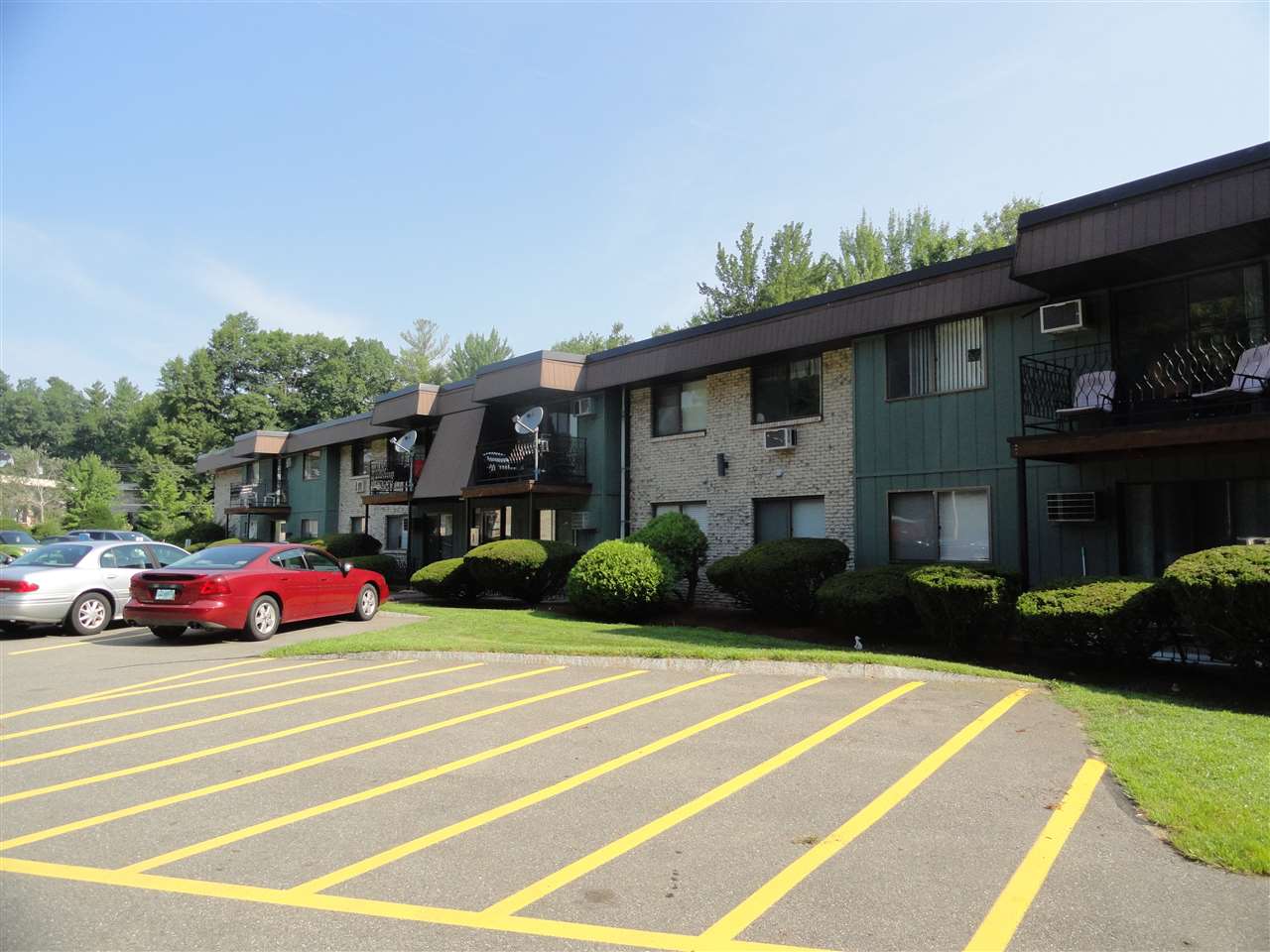 4 Strawberry Bank Road, Unit 21 Nashua, NH 03062 - Photo 1 of 25 Gallery Image 1