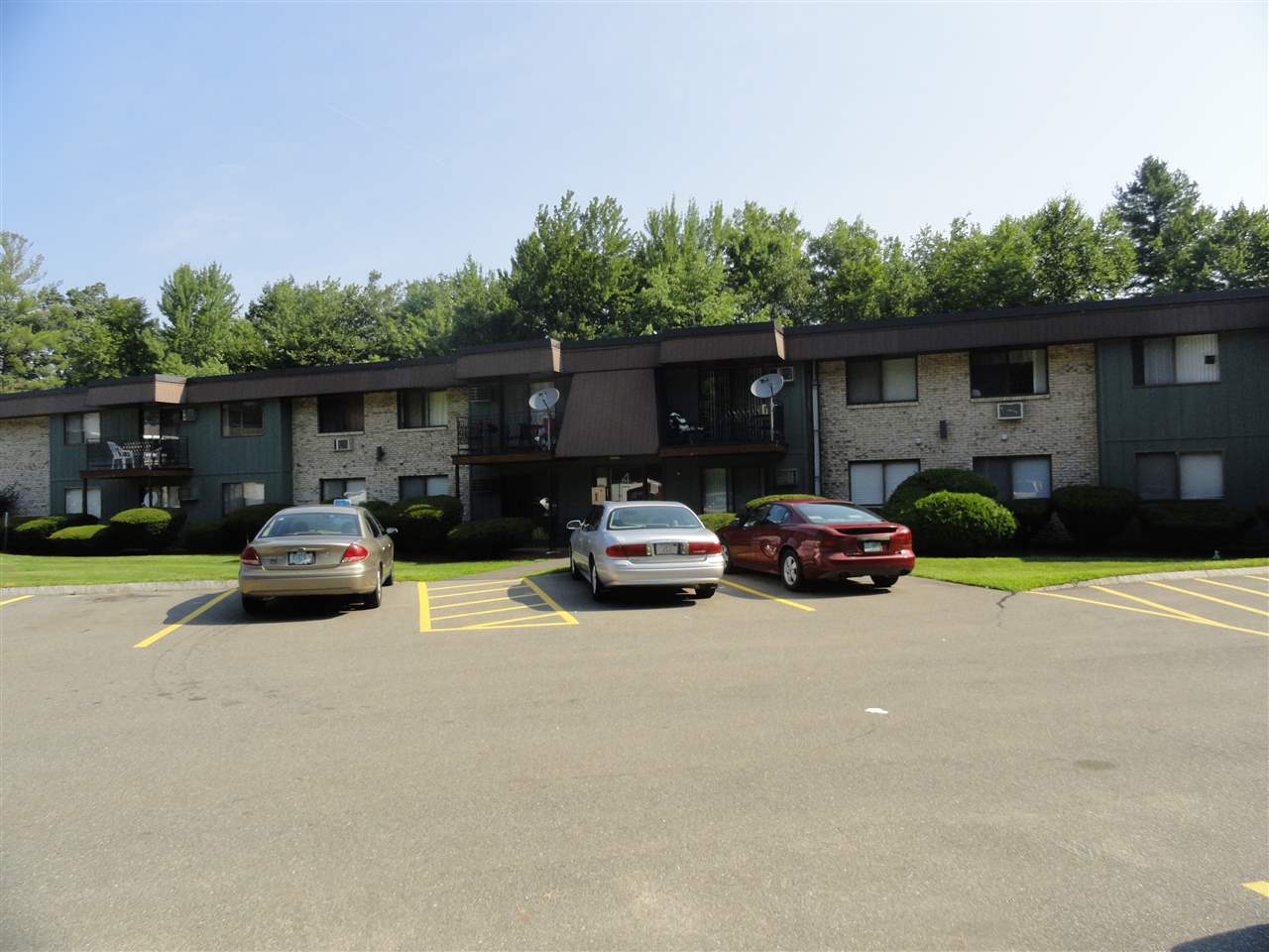 4 Strawberry Bank Road, Unit 21 Nashua, NH 03062 - Photo 3 of 25 Gallery Image 3