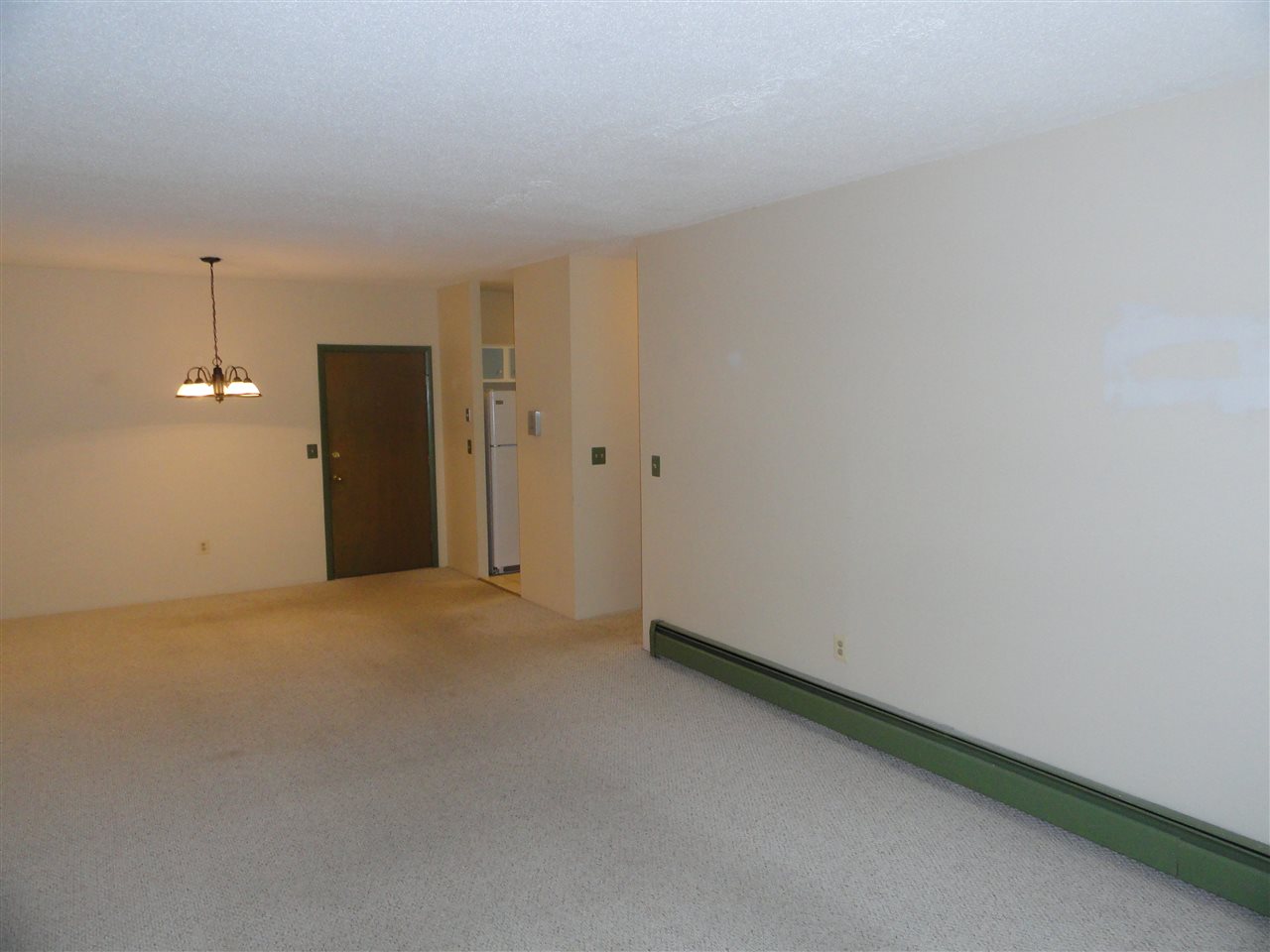 4 Strawberry Bank Road, Unit 21 Nashua, NH 03062 - Photo 4 of 25 Gallery Image 4