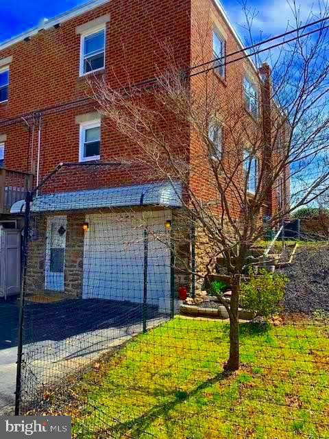 534 Overlook Road Philadelphia, PA 19128 - Photo 2 of 25 Garage -Rear of property