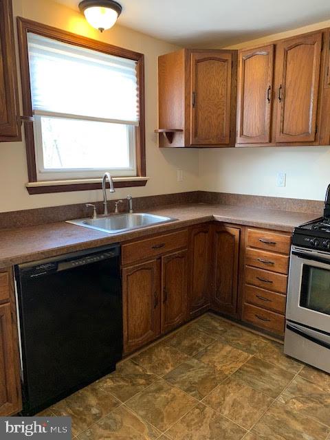 534 Overlook Road Philadelphia, PA 19128 - Photo 13 of 25 Kitchen