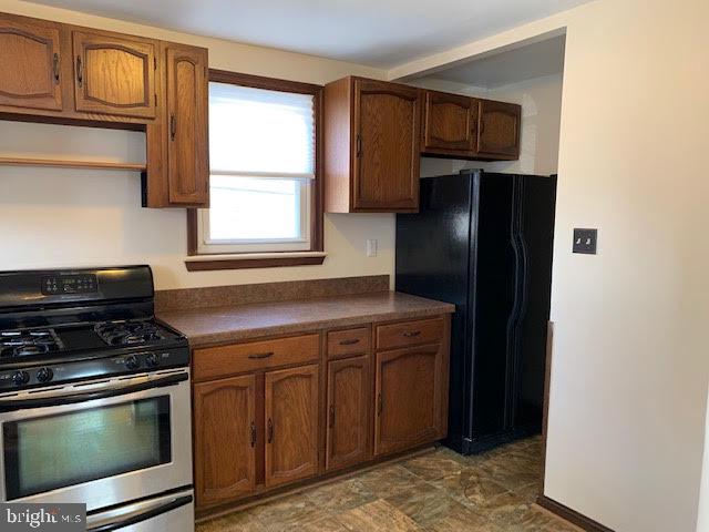 534 Overlook Road Philadelphia, PA 19128 - Photo 15 of 25 Kitchen