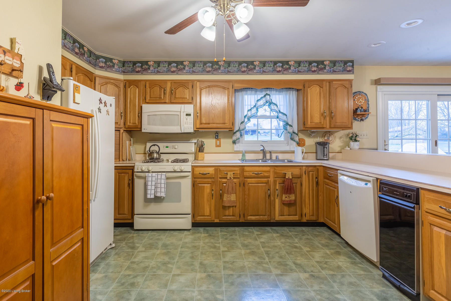 305 Wade Road Mount Washington, KY 40047 - Photo 5 of 48 305WadeRd-05