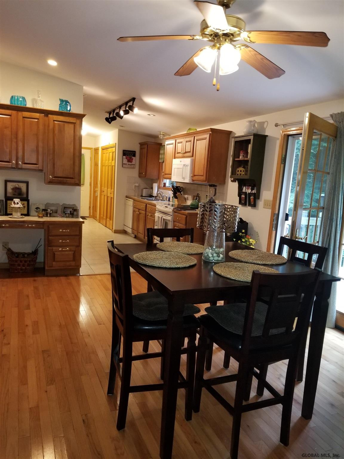 199 Middle Road Lake George, NY 12845 - Photo 4 of 14 Photo 4