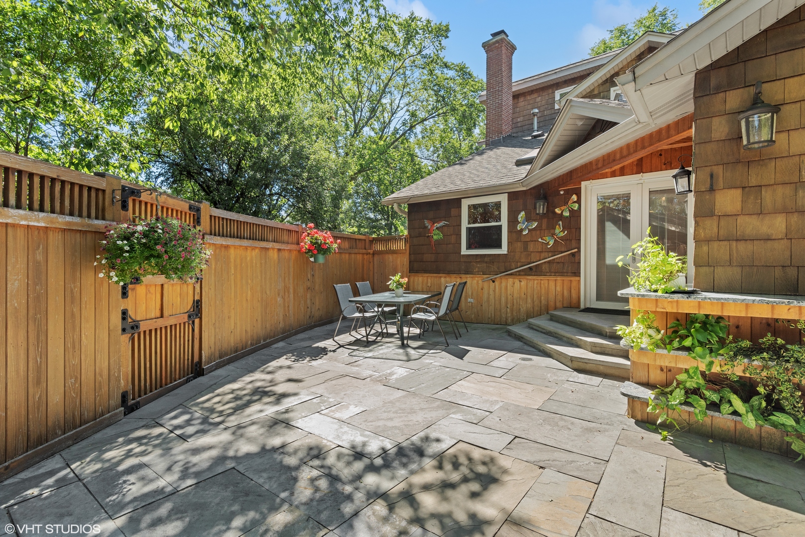 1629 Harding Road Northfield, IL 60093 - Photo 24 of 30 a garden view with a seating space