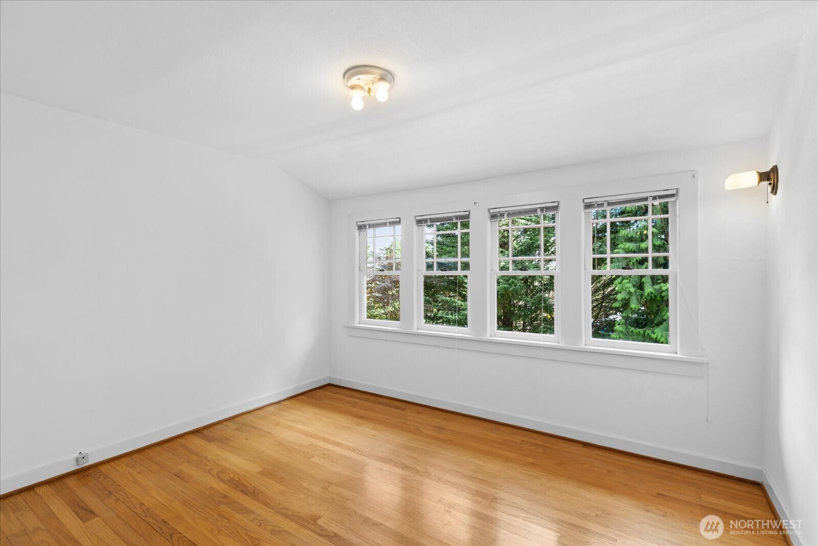18608 101st Avenue Northeast Bothell, WA 98011 - Photo 23 of 39