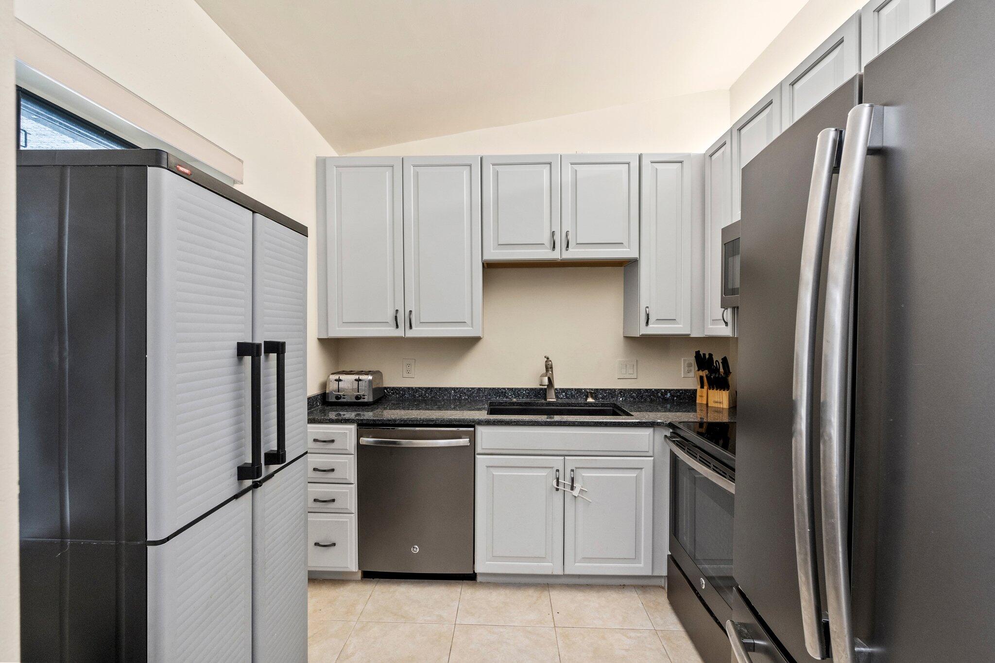 800 Northwest Fork Road, Unit 99 Stuart, FL 34994 - Photo 12 of 27 12-web-or-mls-DSC06141