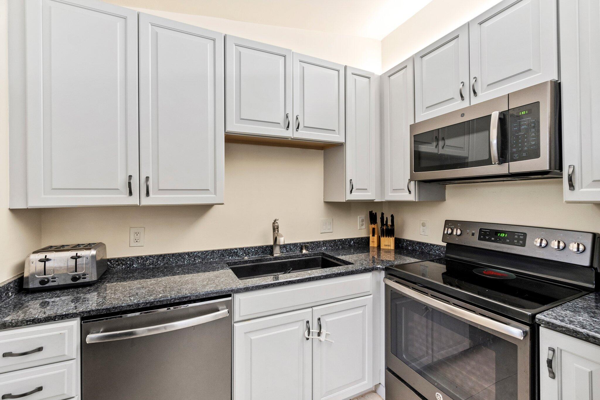 800 Northwest Fork Road, Unit 99 Stuart, FL 34994 - Photo 13 of 27 13-web-or-mls-DSC06150
