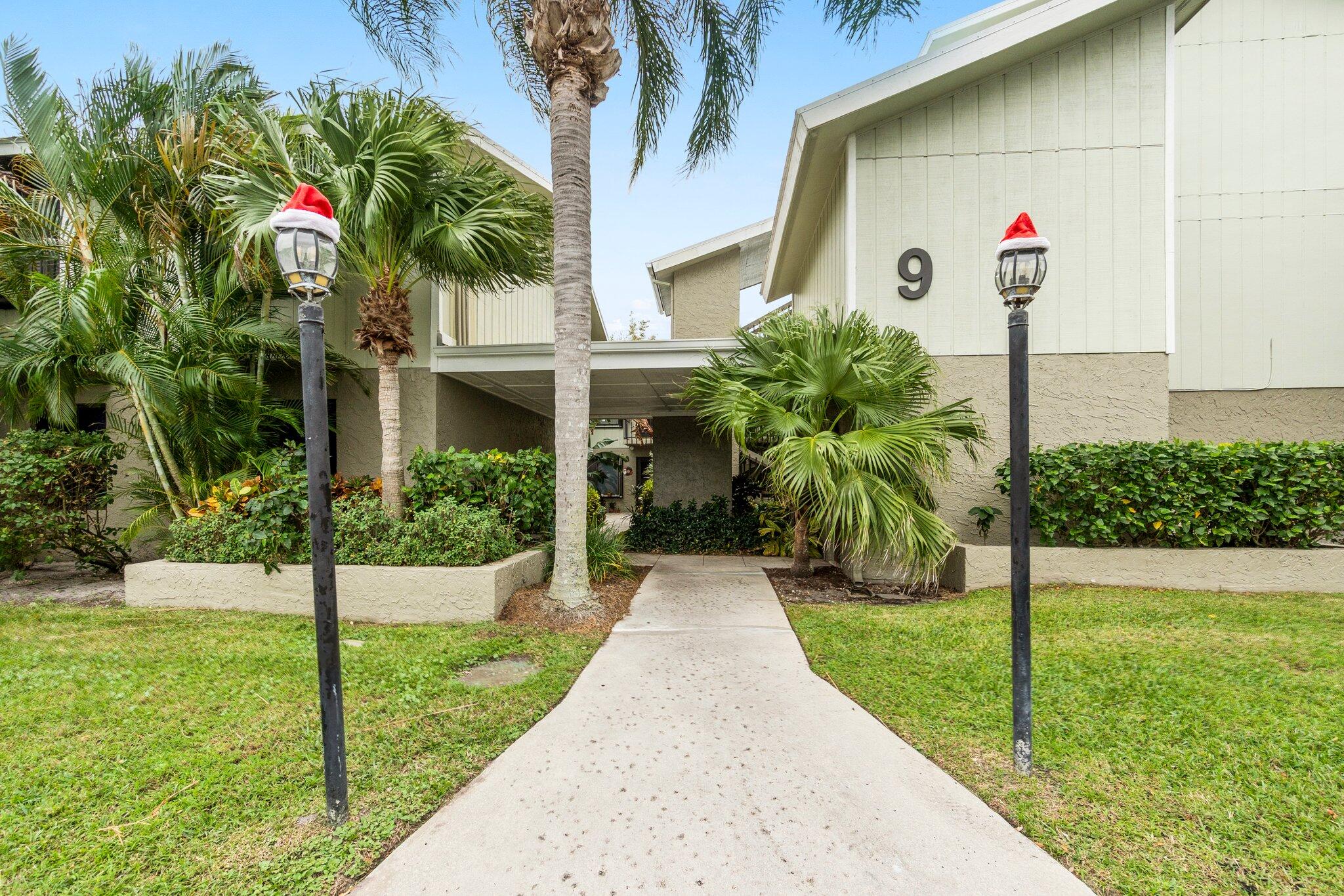 800 Northwest Fork Road, Unit 99 Stuart, FL 34994 - Photo 2 of 27 2-web-or-mls-DSC06258