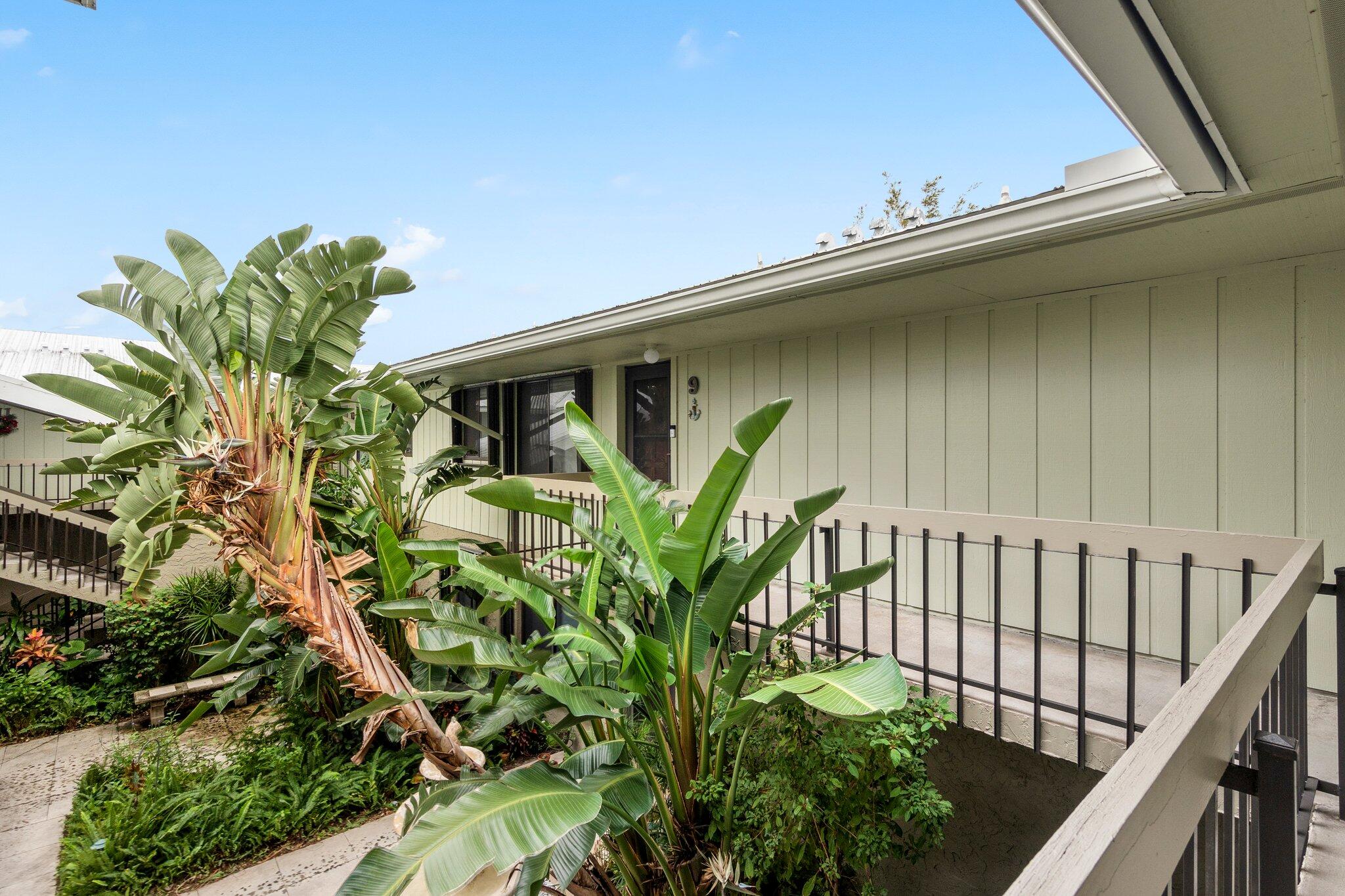 800 Northwest Fork Road, Unit 99 Stuart, FL 34994 - Photo 4 of 27 4-web-or-mls-DSC06238