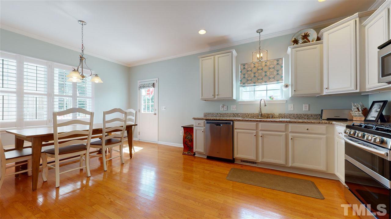 313 Bickett Boulevard Raleigh, NC 27608 - Photo 8 of 29