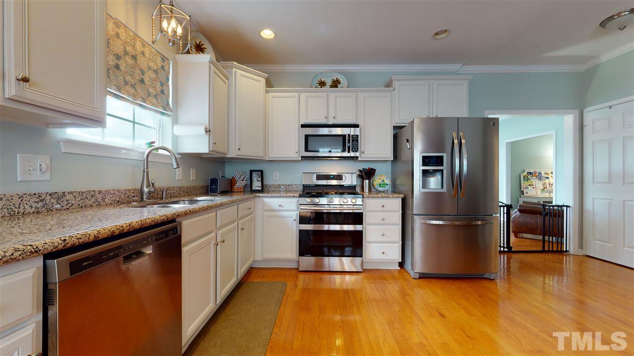 313 Bickett Boulevard Raleigh, NC 27608 - Photo 9 of 29