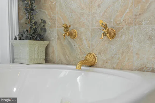 a view of a back yard of the house