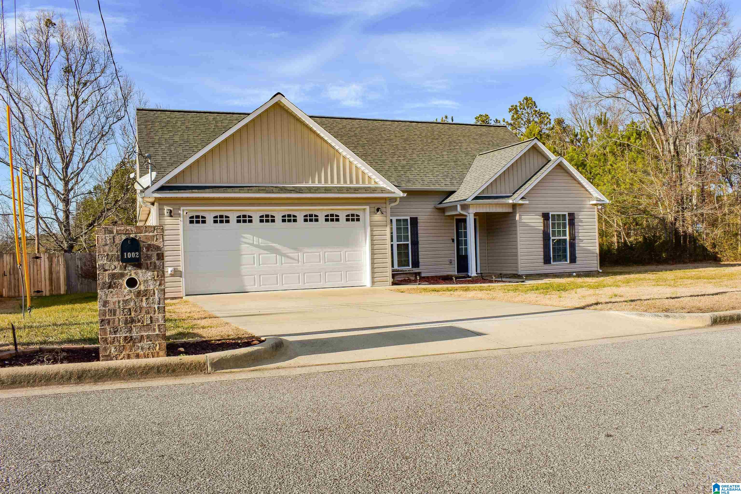 1002 Groves Pass Jacksonville, AL 36265 - Photo 2 of 24