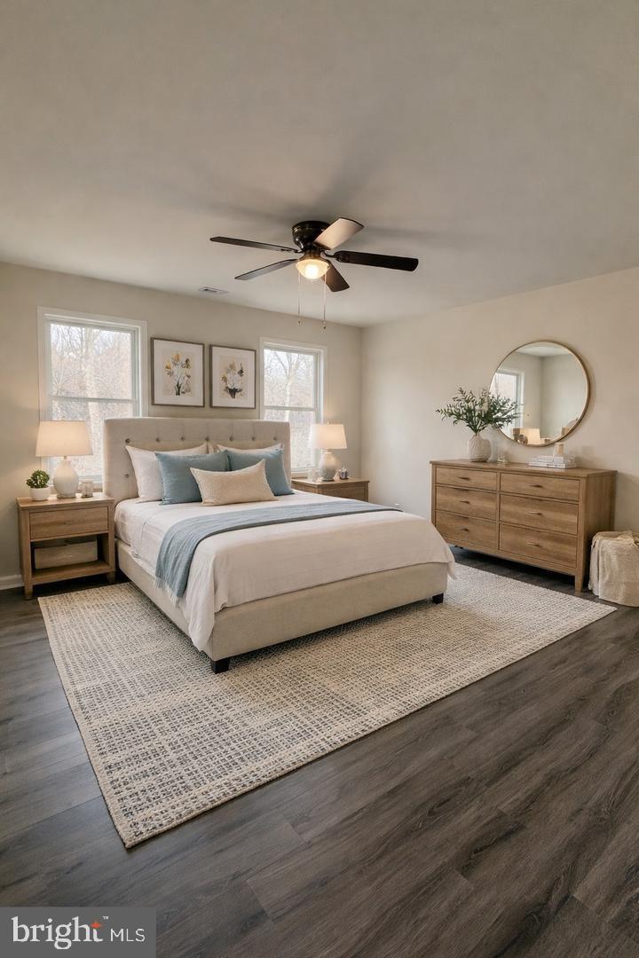 471 Summit Point Drive Front Royal, VA 22630 - Photo 12 of 42 Large owner's suite
photo similar