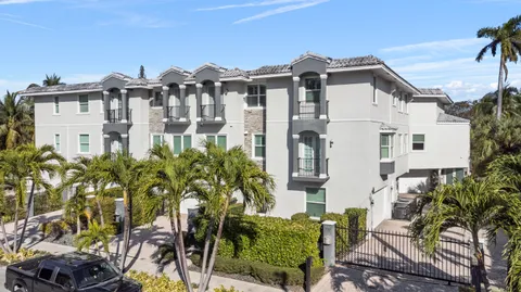 $1,795,000 | 208 Southeast 10th Terrace, Fort Lauderdale, FL 33301