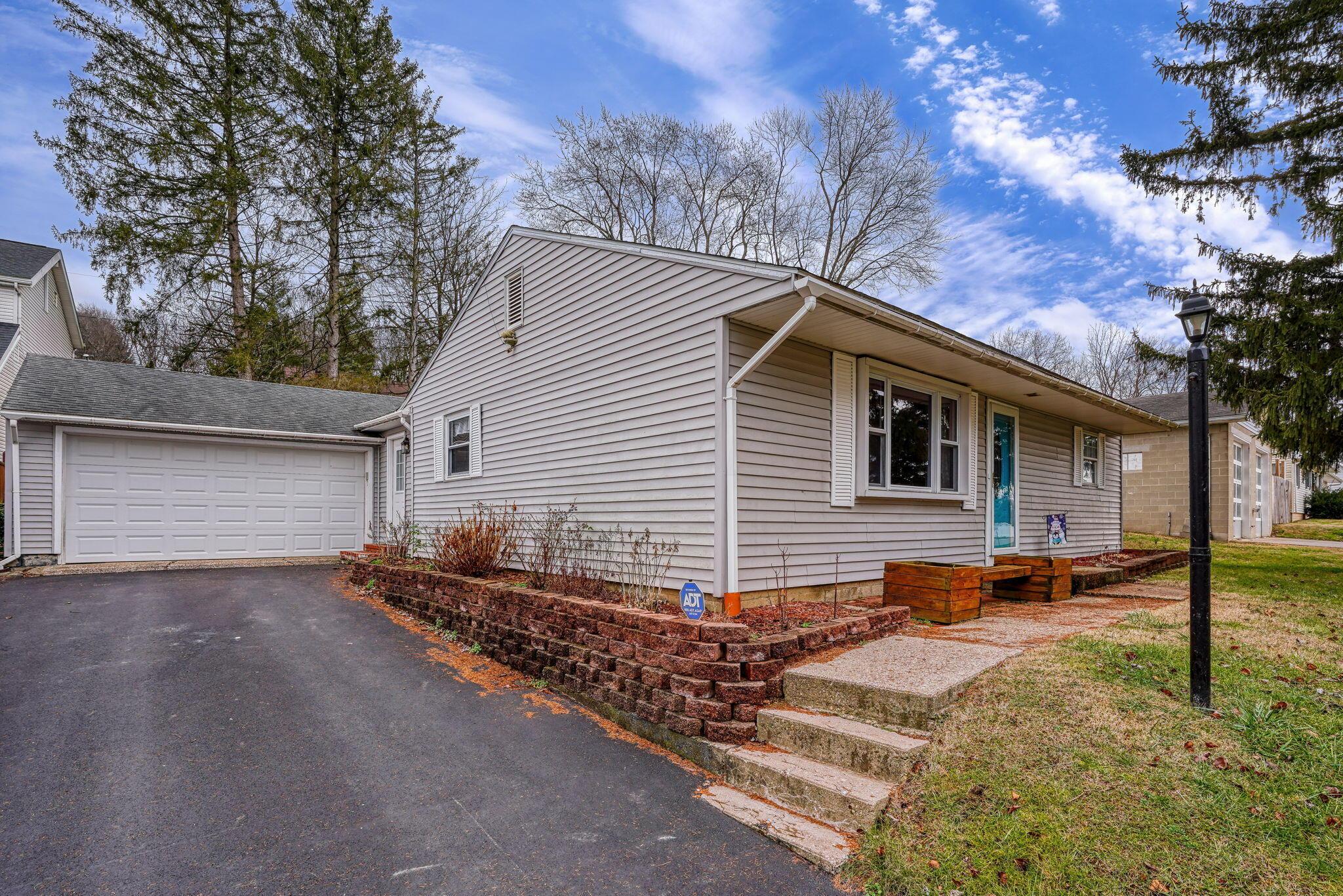 13 Sharon Road Chillicothe, OH 45601 - Photo 2 of 38 13 Sharon Rd (6)